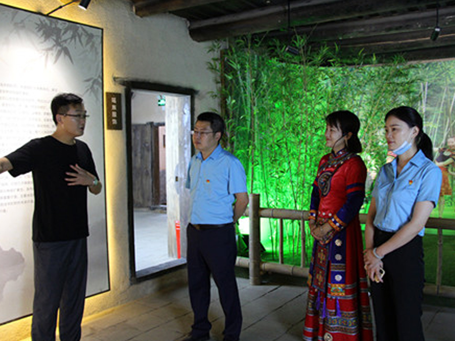 鄂旅投咸寧集團(tuán)與九宮山管委會聯(lián)合組織黨建調(diào)研活動,助力鄉(xiāng)村振興發(fā)展